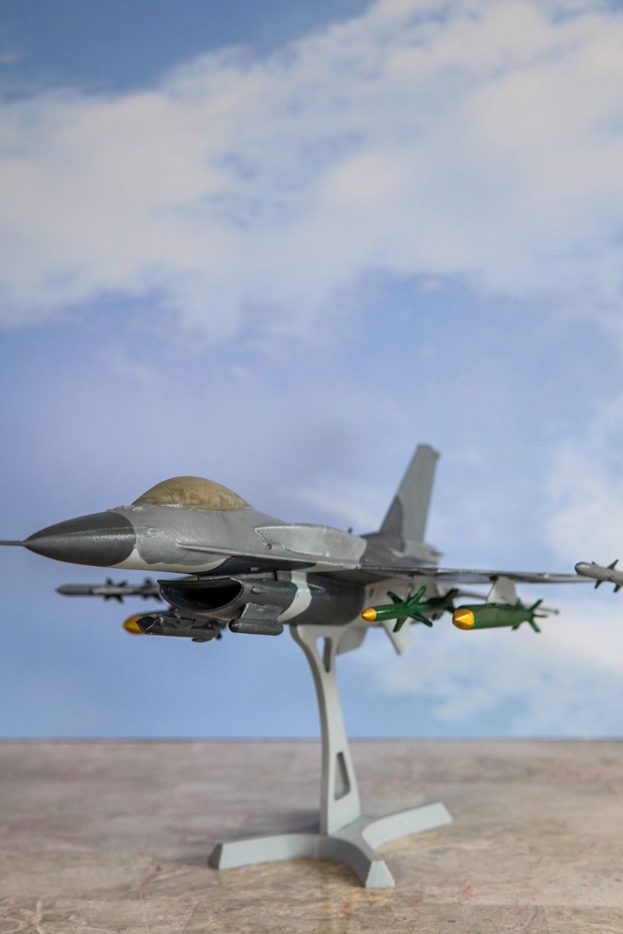 Maqueta de F-16 Block 70 hecha por Space Lab