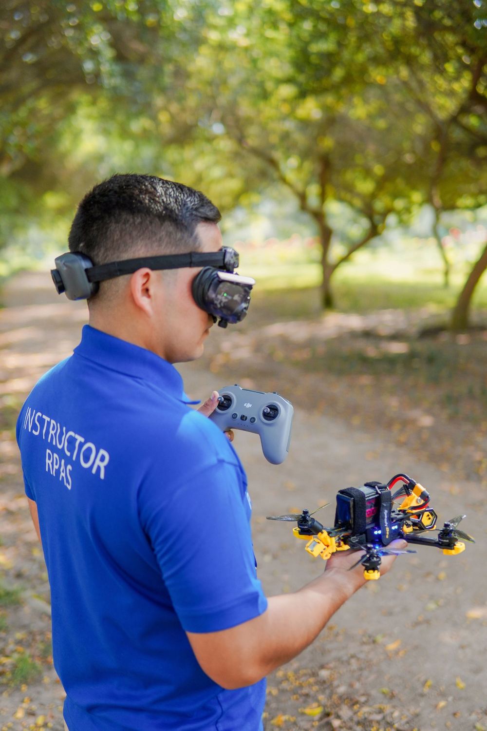 Instructor RPAS de Space Print con gafas FPV, radio y dron